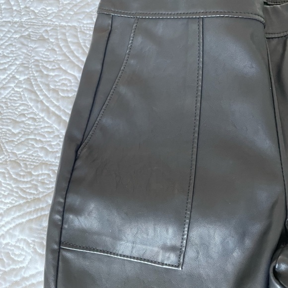 BLANK NYC BLACK SKINNY FAUX LEATHER PANTS - Picture 2 of 5
